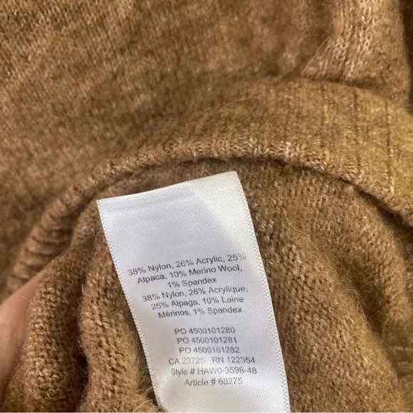 Group by Babaton Adichie Turtleneck Sweater Size Large Oversized Tan - Picture 13 of 13
